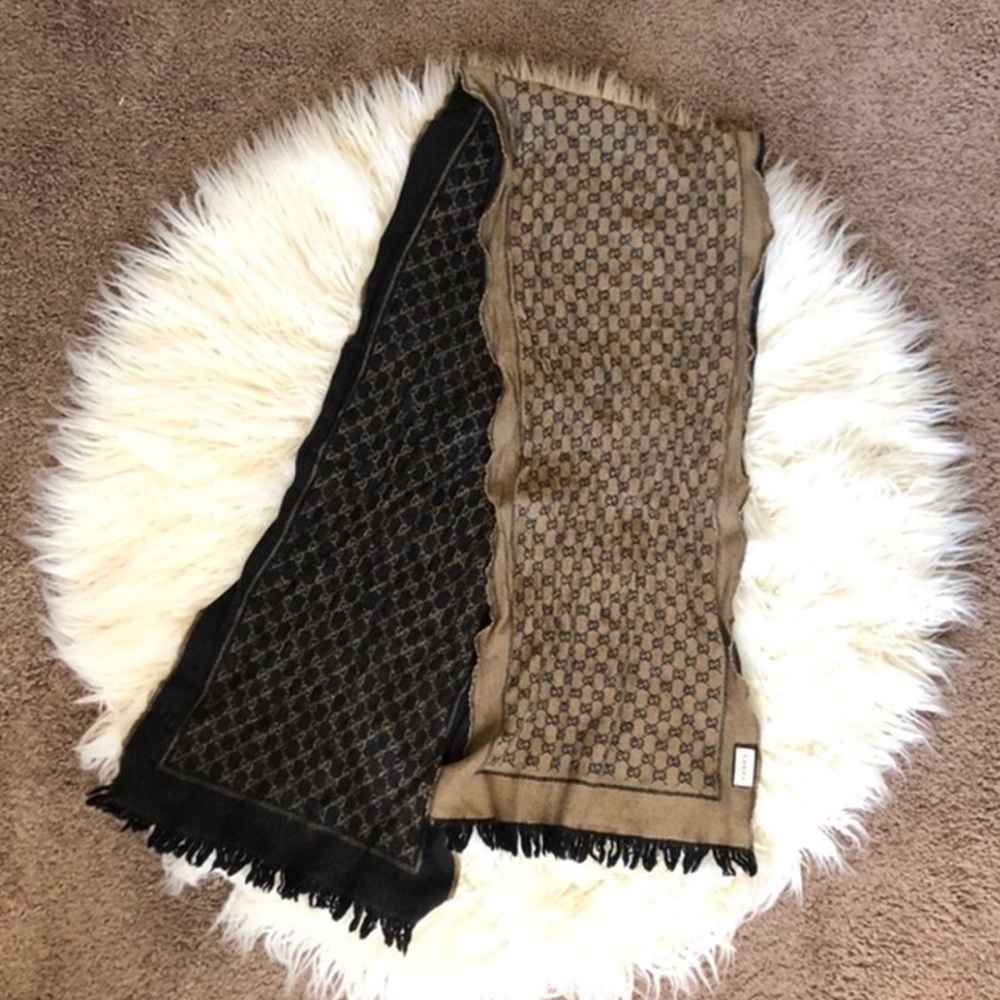 Gucci scarf